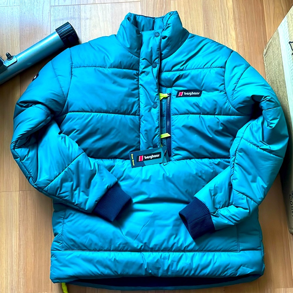 NWOT Berghaus Half Zip Puffer Ski Jacket Size Medium
